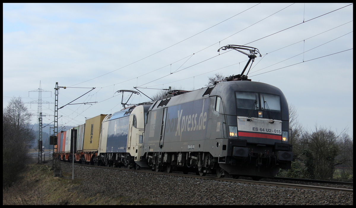 182 515 und 1216 952 mit Containerzug am 26.02.15 bei Kerzell