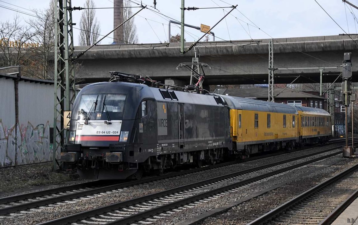 182 524-8 fuhr mit einen messzug durch hh-harburg,10.03.21