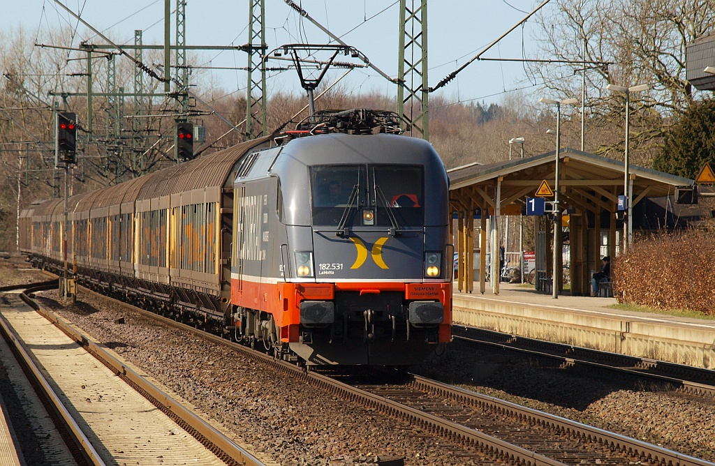 182 531  LaMotta  rauscht hier mit einem Papierzug am Haken durch Schleswig. 24.03.2011