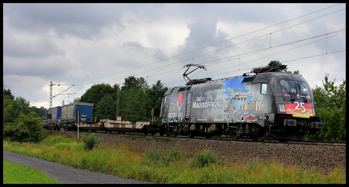 182 560  Wir sind ein Volk  von TX mit Güterzug am 20.07.15 bei Kerzell