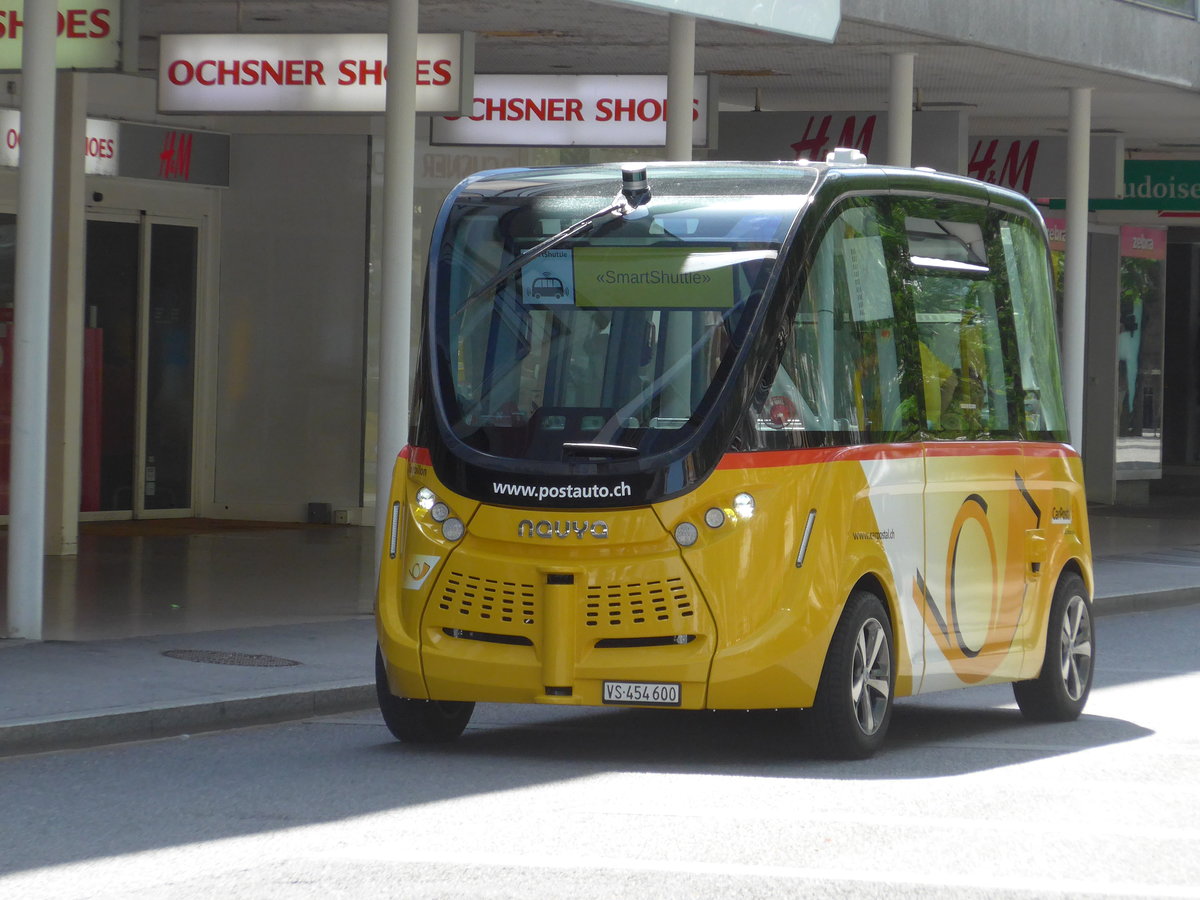 (182'218) - PostAuto Wallis - VS 454'600 - Navya am 23. Juli 2017 in Sion, Place du Midi