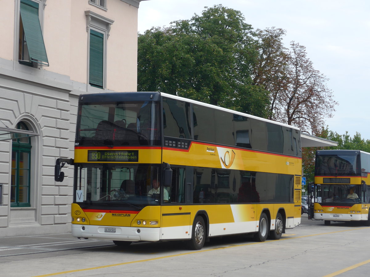 (182'545) - Casutt, Gossau - SG 250'501 - Neoplan am 3. August 2017 beim Bahnhof Frauenfeld