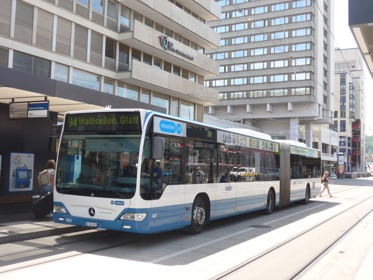 (182'631) - VBZ Zrich - Nr. 421/ZH 745'421 - Mercedes am 3. August 2017 beim Bahnhof Zrich-Oerlikon