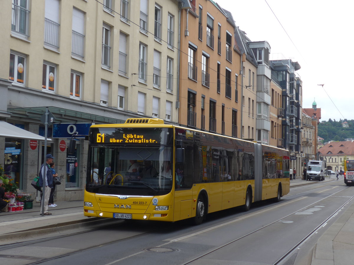 (183'179) - DVB Dresden - Nr. 454'223/DD-VB 4223 - MAN am 9. August 2017 in Dresden, Schillerplatz