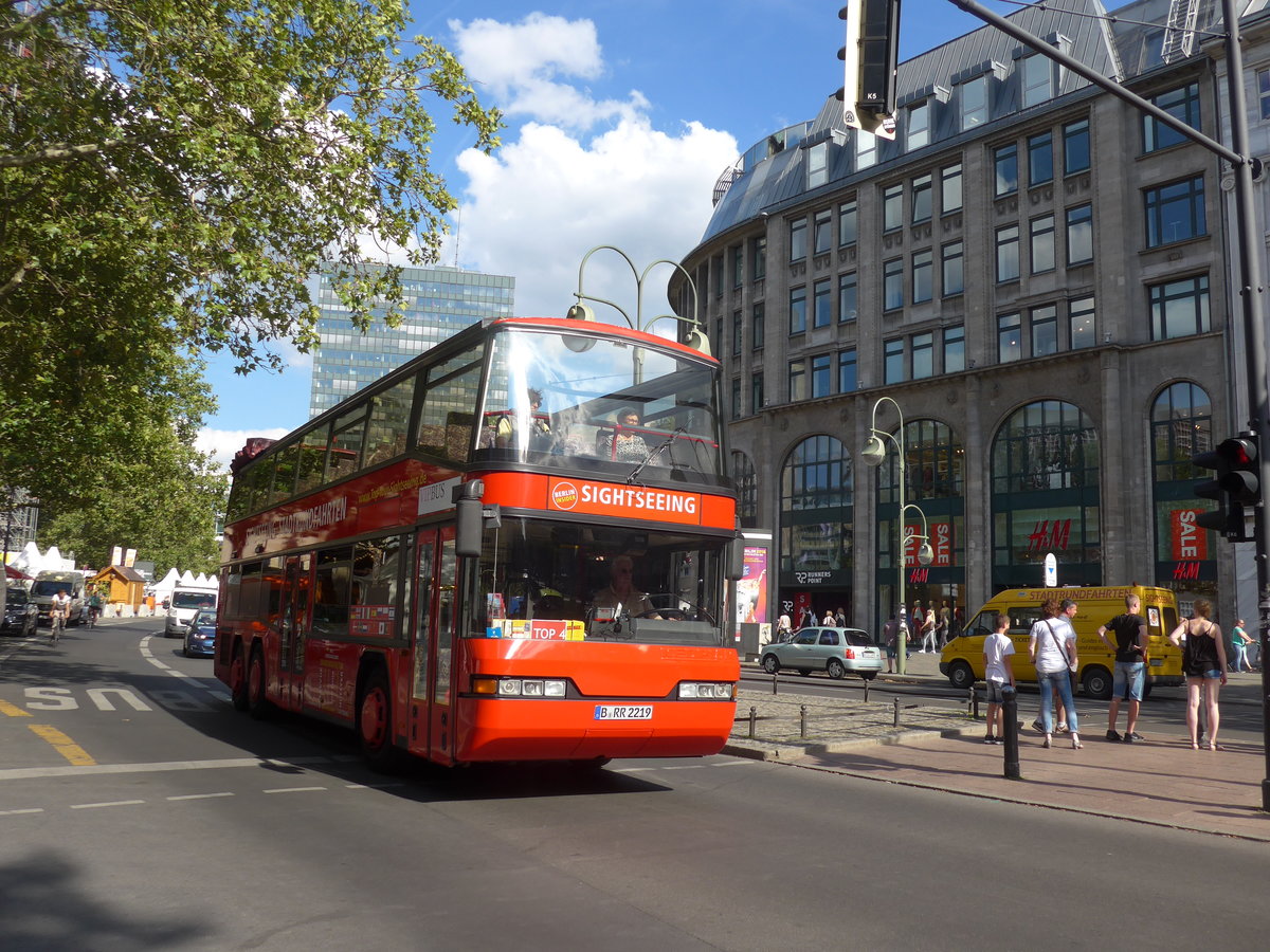 (183'228) - Top Tour, Berlin - B-RR 2219 - Neoplan (ex BVG Berlin Nr. 2073) am 9. August 2017 in Berlin, Kurfrstendamm