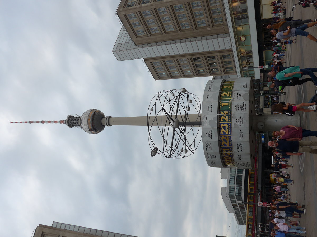 (183'379) - Weltzeituhr und Fernsehturm am 10 August 2017 in Berlin
