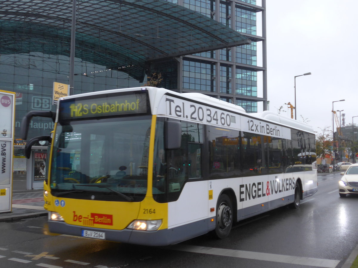 (183'508) - BVG Berlin - Nr. 2164/B-V 2164 - Mercedes am 12. August 2017 beim Hauptbahnhof Berlin