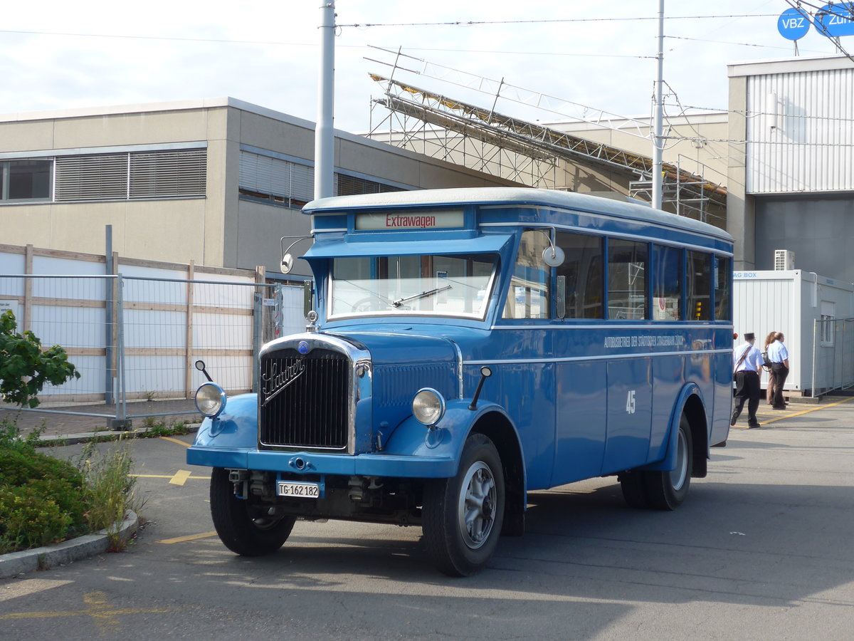 (183'662) - Oldtimer Club Saurer, Arbon - Nr. 45/TG 162'182 - Saurer/Tscher (ex VBZ Zrich Nr. 45; ex Firma in Spreitenbach; ex VBZ Zrich Nr. 245; ex VBZ Zrich Nr. 45) am 20. August 2017 in Zrich, Garage Hardau