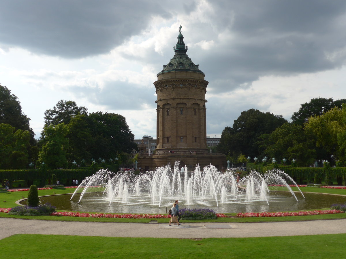 (183'791) - Springbrunnen und der Wasserturm am 21. August 2017 in Mannheim