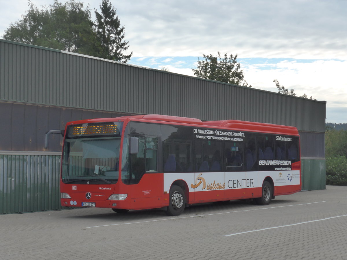 (183'876) - SBG Freiburg - FR-JS 327 - Mercedes am 23. August 2017 in Bad Drrheim, Garage Luschin