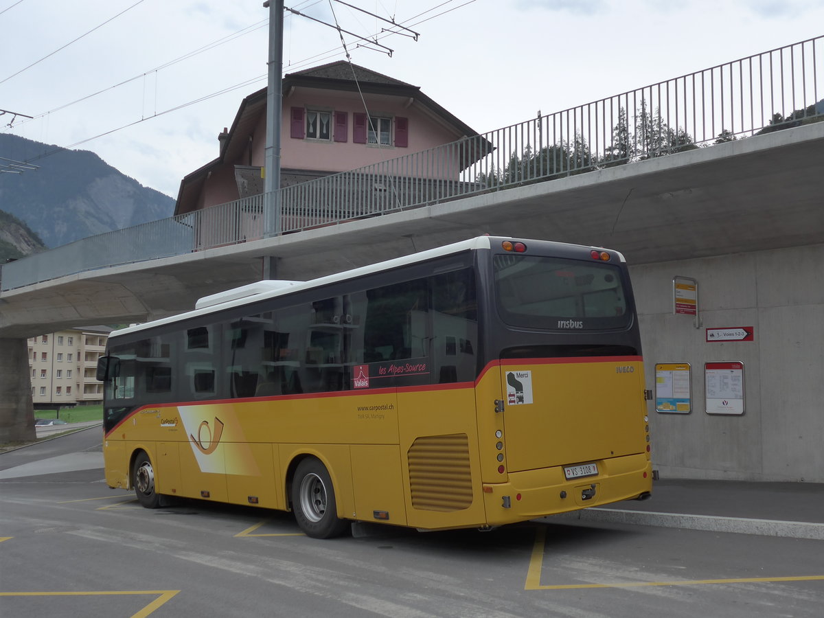 (184'031) - TMR Martigny - Nr. 136/VS 3108 - Irisbus am 24. August 2017 beim Bahnhof Sembrancher