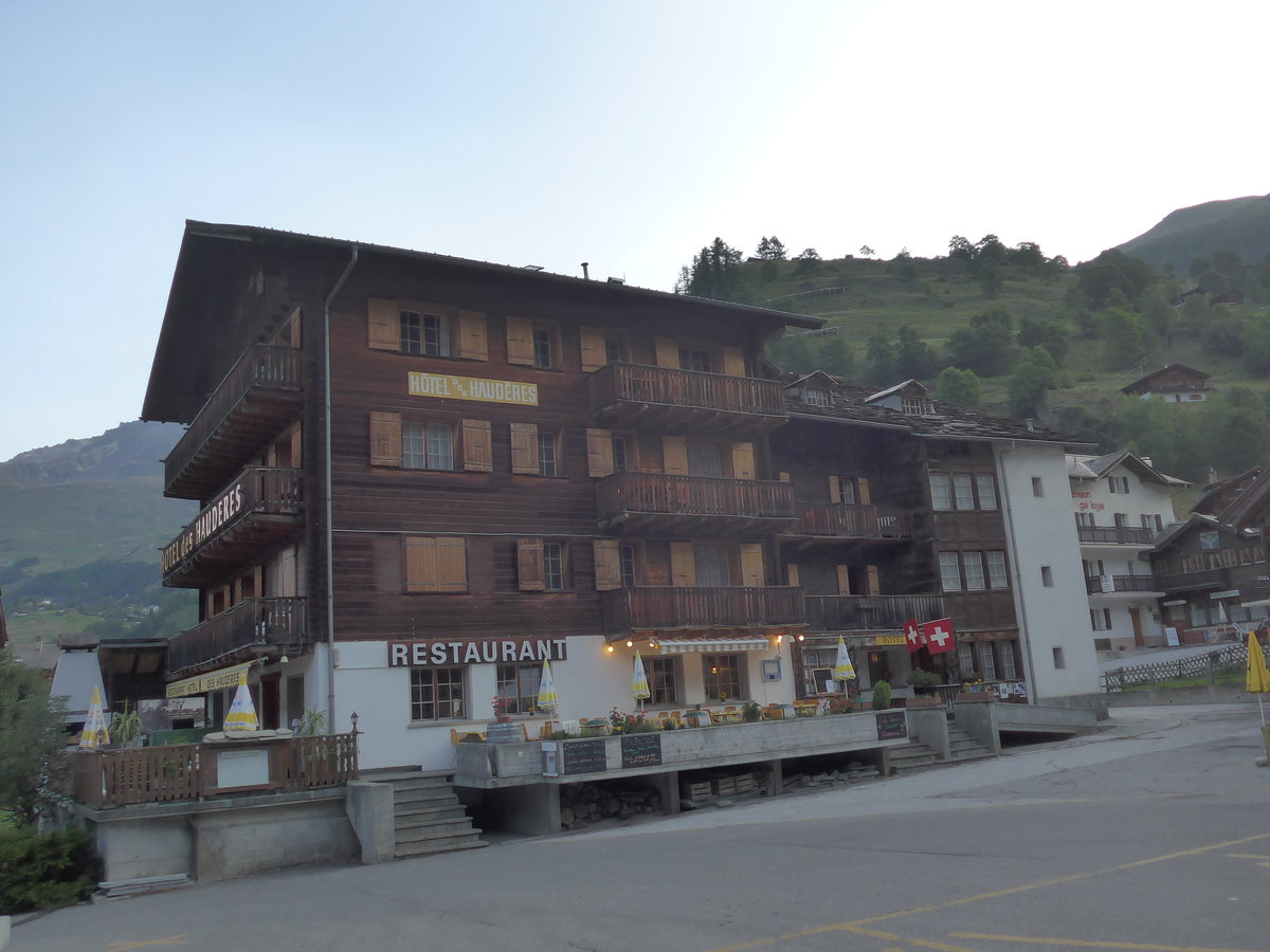 (184'121) - Das H�tel Haud�res am 25. August 2017 in Les Haud�res