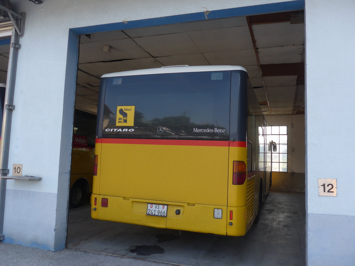 (184'128) - Lathion, Sion - Nr. 12/VS 241'966 - Mercedes (ex PostAuto Wallis) am 25. August 2017 in Sion, Garage