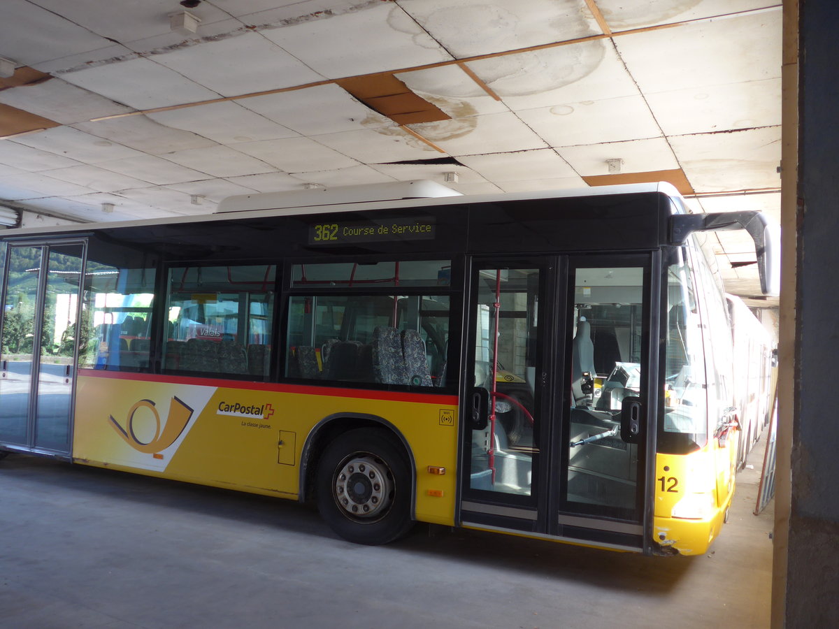 (184'129) - Lathion, Sion - Nr. 12/VS 241'966 - Mercedes (ex PostAuto Wallis) am 25. August 2017 in Sion, Garage (Teilaufnahme)