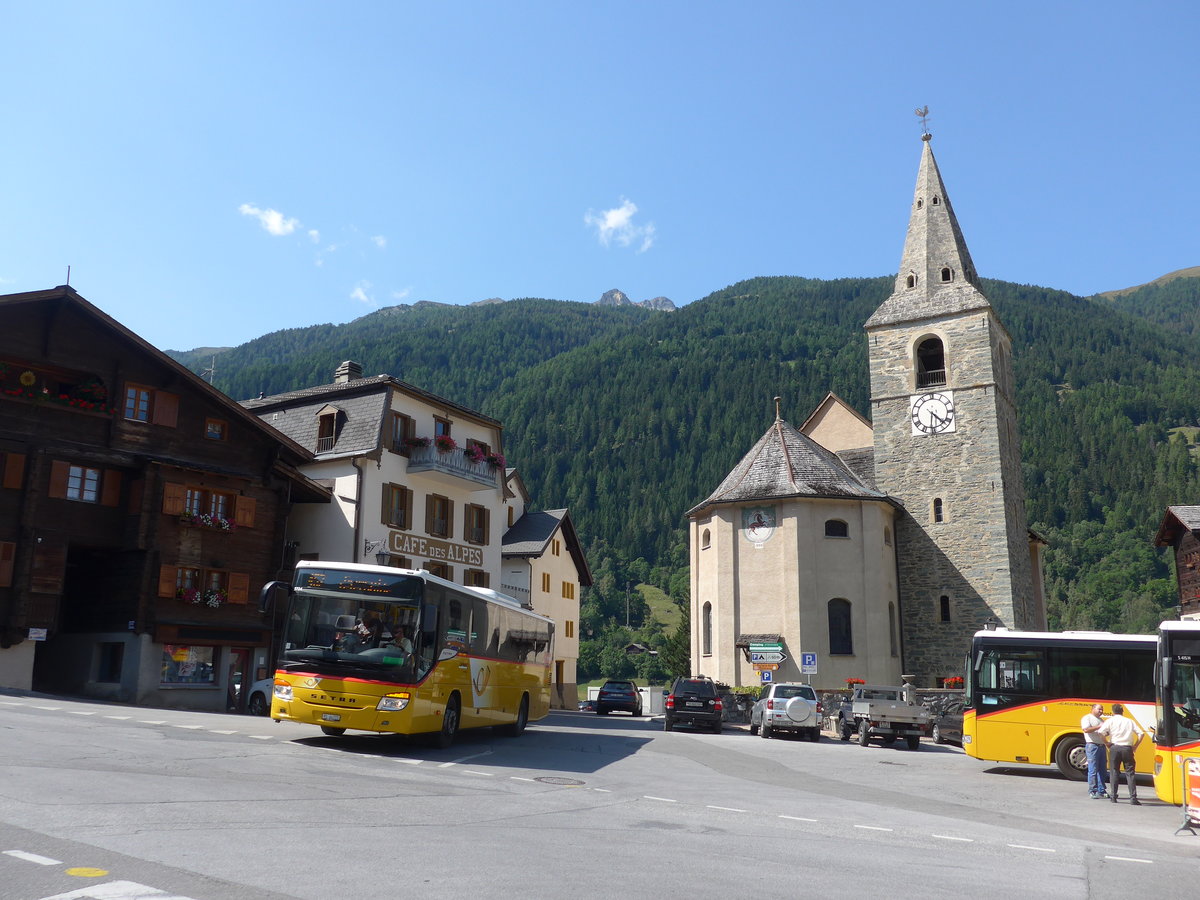 (184'173) - TSAR, Sierre - VS 64'315 - Setra am 25. August 2017 in Vissoie, Post