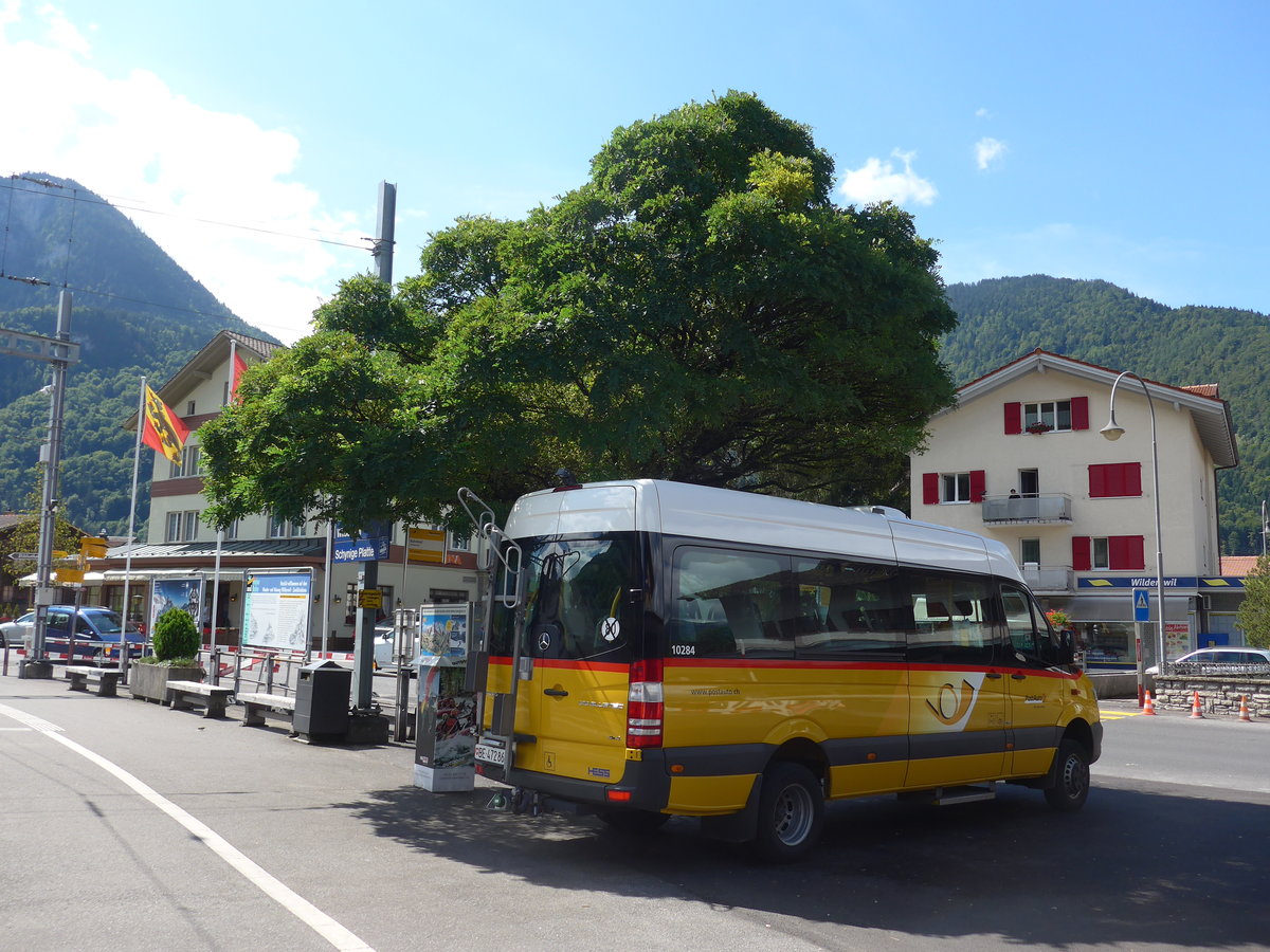 (184'567) - PostAuto Bern - BE 472'866 - Mercedes am 3. September 2017 beim Bahnhof Wilderswil