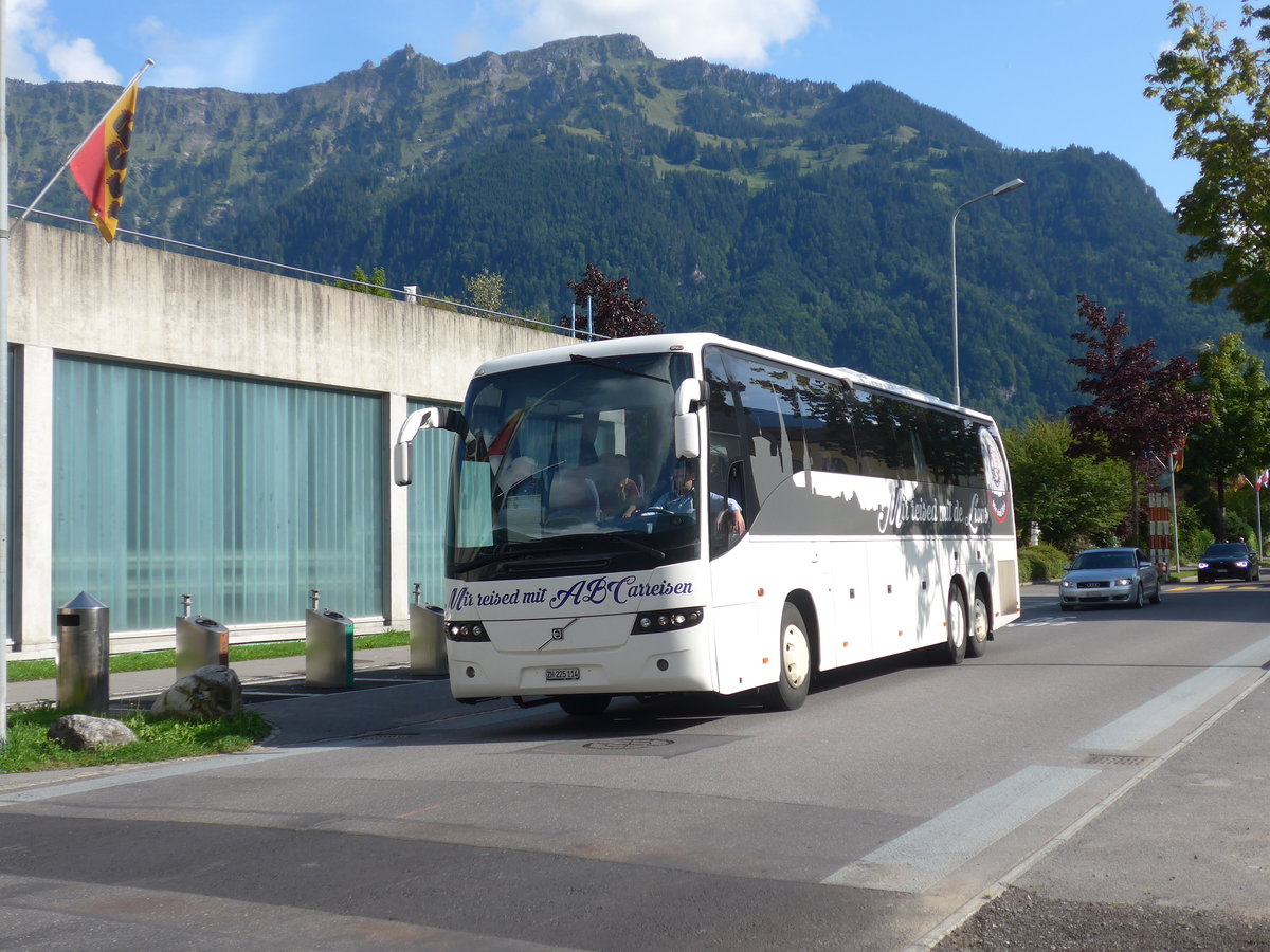 (184'633) - ABCarreisen, Regensdorf - ZH 225'114 - Mercedes am 3. September 2017 beim Bahnhof Interlaken Ost