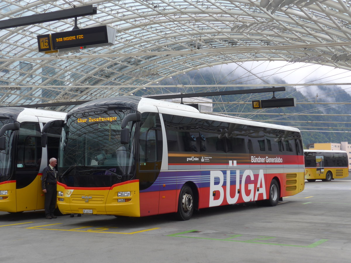 (184'801) - PostAuto Graubnden - GR 162'990 - MAN am 16. September 2017 in Chur, Postautostation