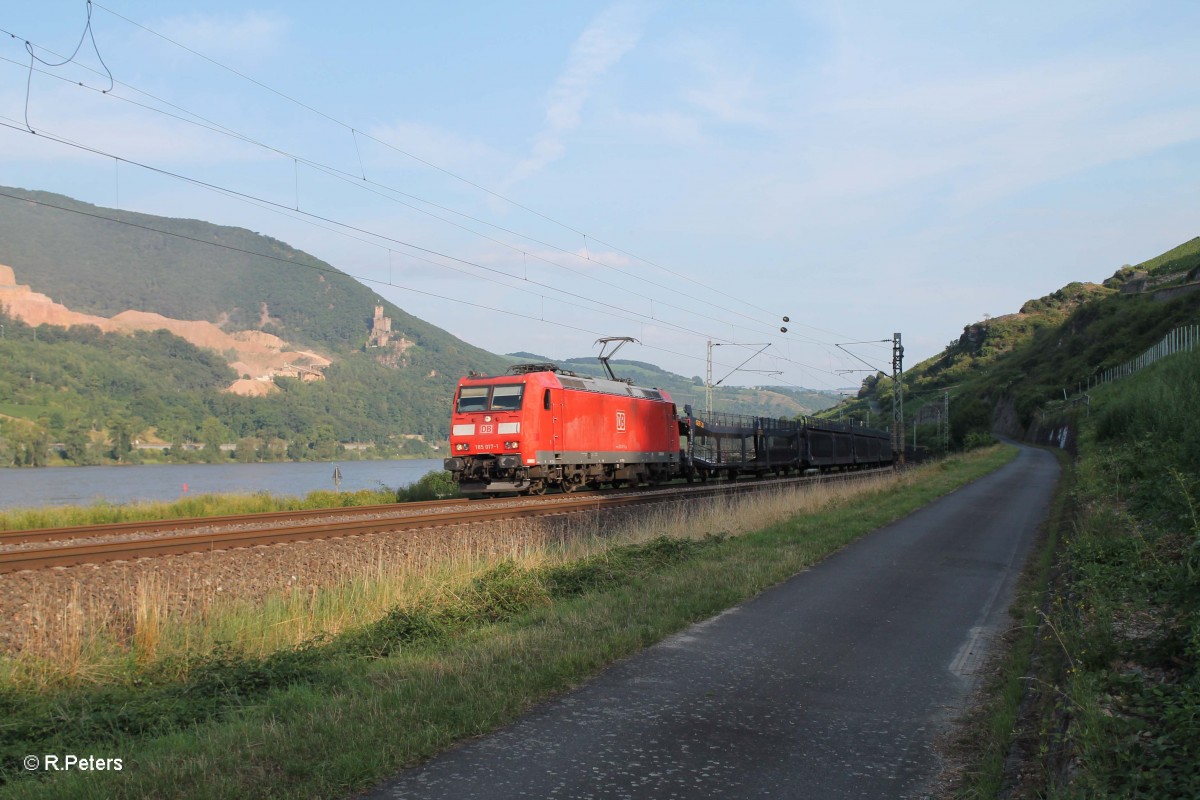 185 017-1 mit einem leeren Gefco Autotransportzug bei der der Blockstelle Bodenthal in richtung Wiesbaden. 15.07.14