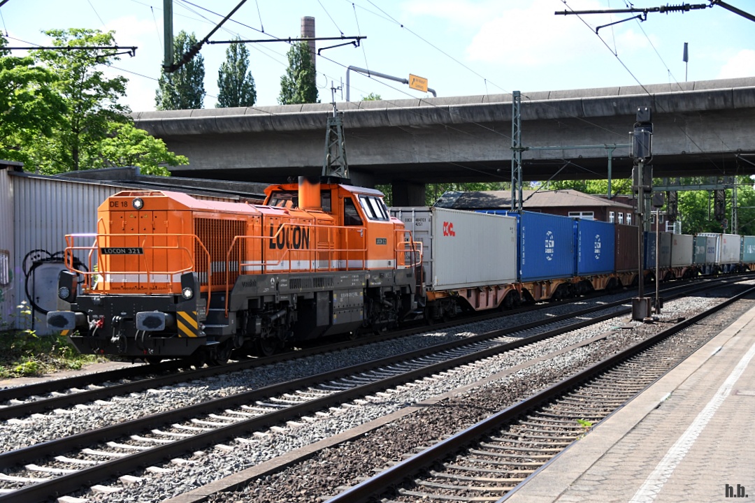 185 028-2 zog einen containerzug durch hh-harburg,28.05.20