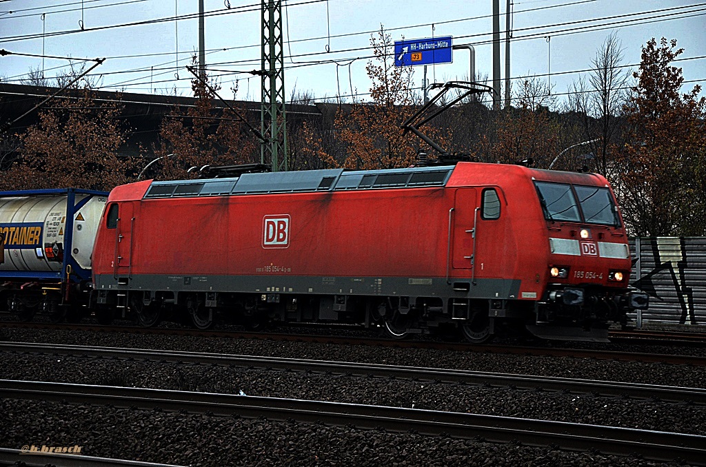 185 054-4 zog einen containerzug mit hoher geschwindigkeit durch hh-harburg,05.12.14