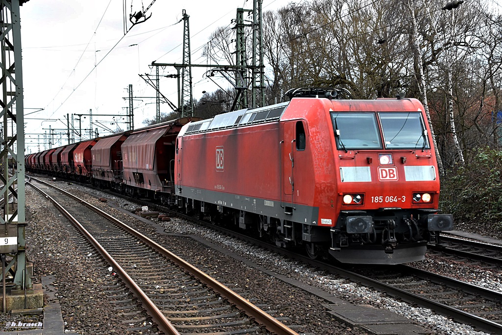 185 064-3 zog einen ganzzug durch hh-harburg,22.03.16