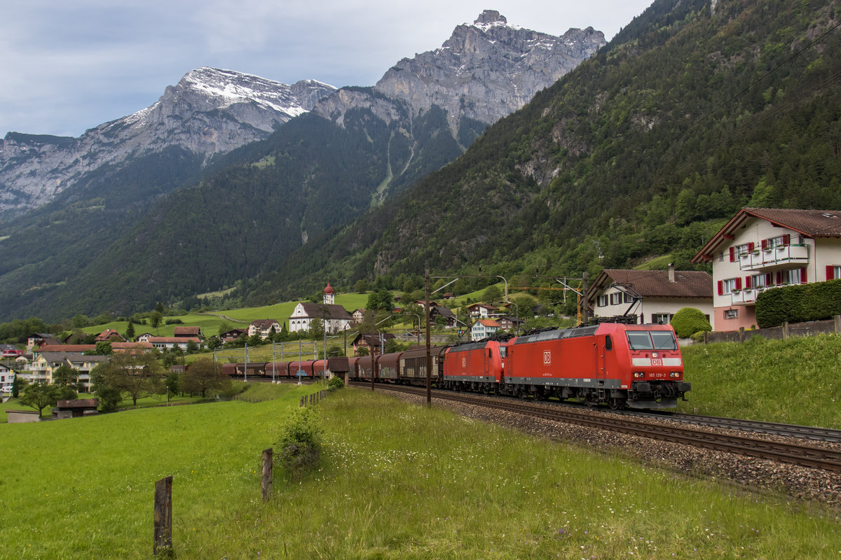 185 139 und 185 119 am 25. Mai 2016 bei Silenen.