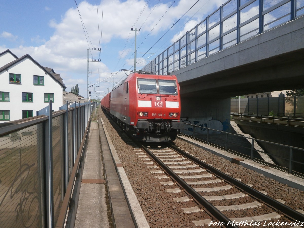 185 170 mit einem Gterzug beim durchfahren des Bahnhofs Halle-Ammendorf am 13.5.15