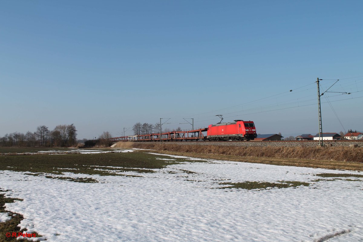 185 207-8 zieht einen leeren Autotransportzug bei Moosham. 11.02.17