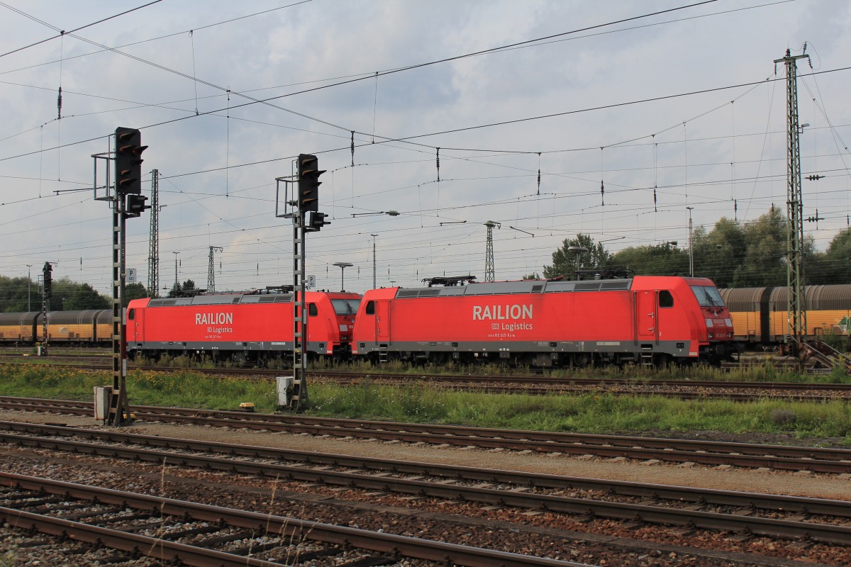185 245-8 und 185 247-4 am 17. September 2012 in Landshut.