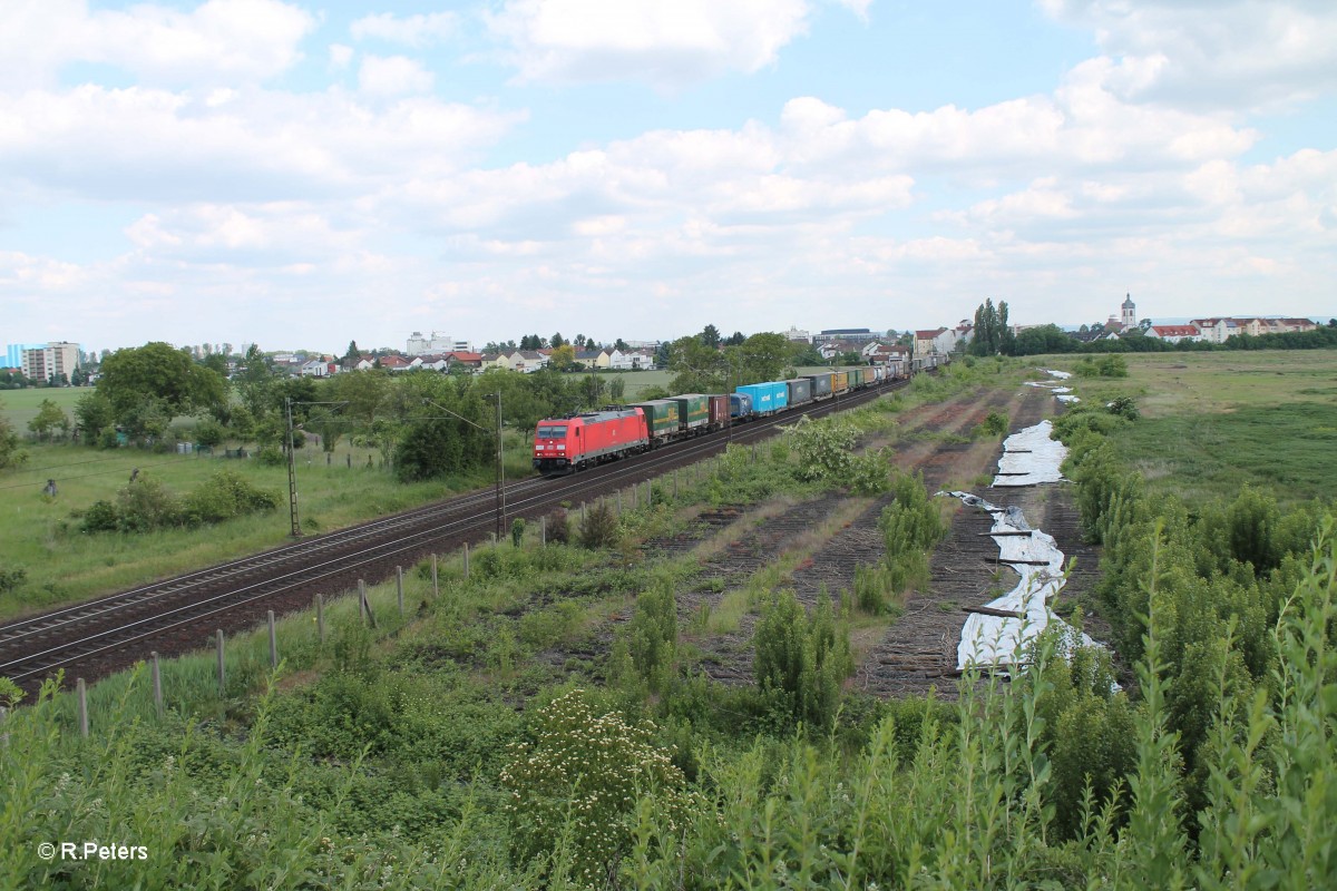 185 255-7 mit dem SAE-Wechselpritschen bei Groß-Gerau. 20.05.15