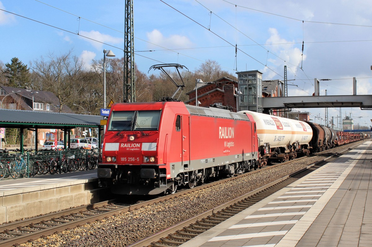 185 256-5 mit einen  Gemischten  am Haken. Tostedt den 25.03.2014