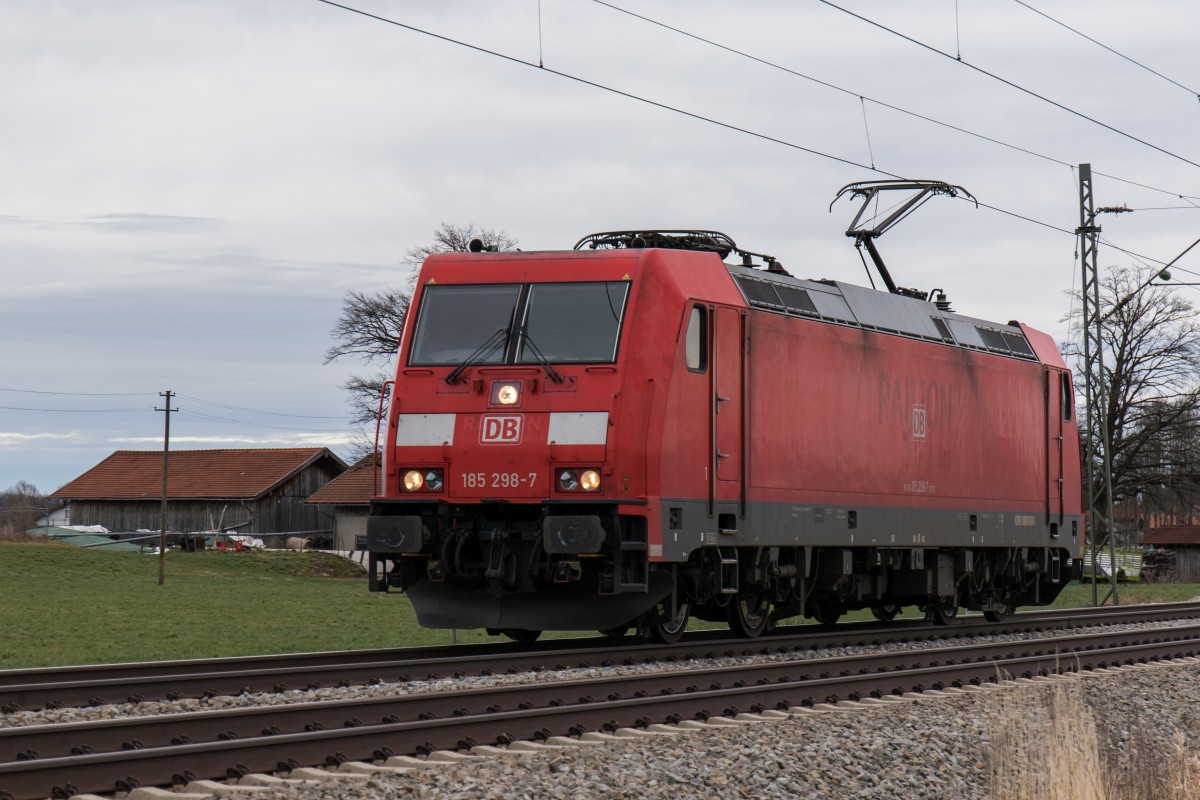 185 298-7 war am 9. Februar 2016 alleine bei bersee am Chiemsee unterwegs.