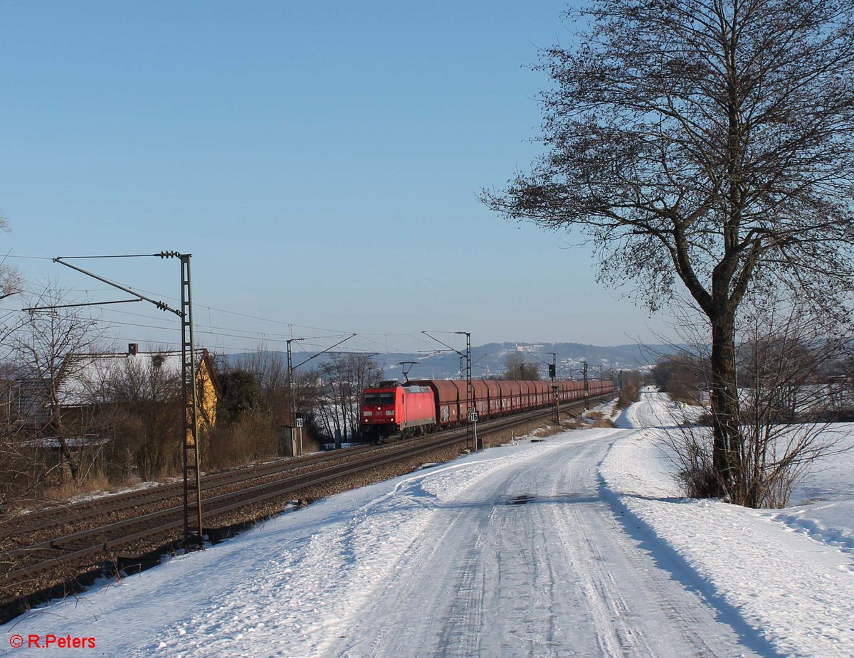 185 346-4 zieht ein Kohlezug bei Pölling. 26.01.17