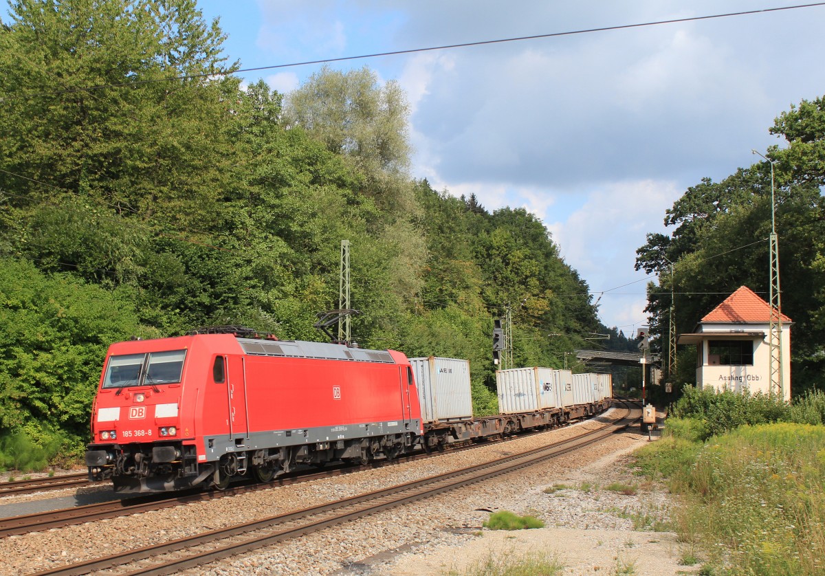 185 368-8 mit einem Containerzug am 14. August 2013 bei Assling.