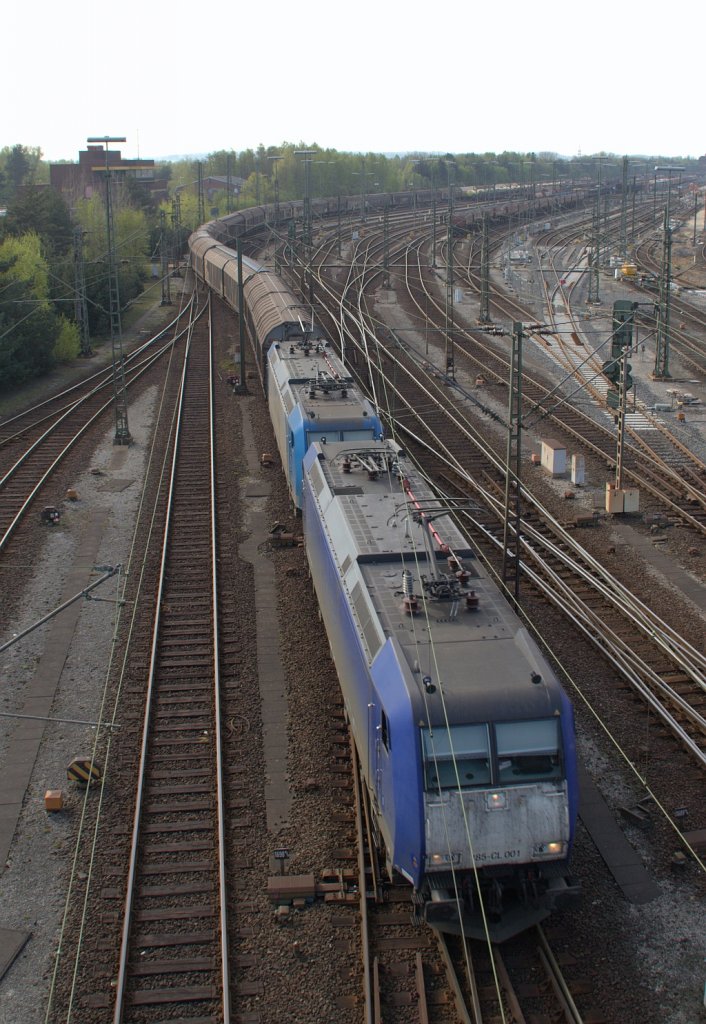 185 501 und 504(CL 001 und 004)verlassen hier Maschen Gbf mit einem vorher aus DK gebrachten Güterzug. 28.04.12