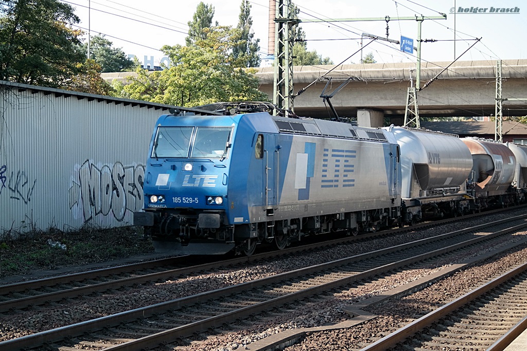 185 529-5 zog einen ganzzug am 01.10.13 durch hh-harburg