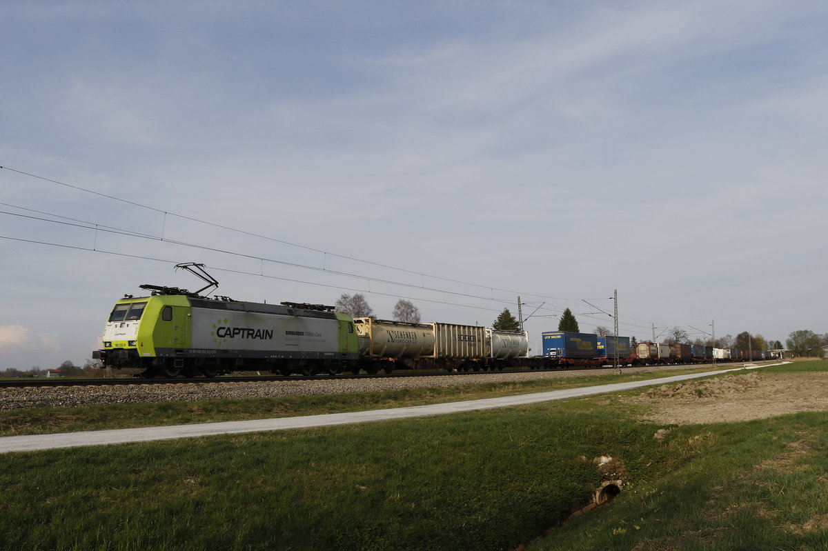 185 532-9 von  CAPTRAIN  aus Salzburg kommend am 2. April 2017 bei bersee. 