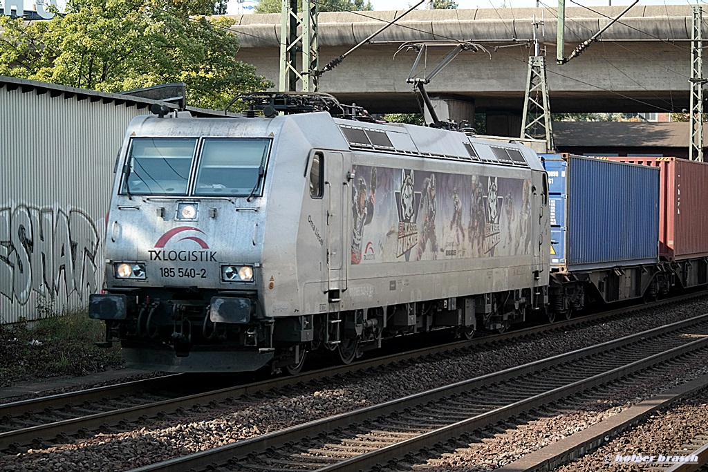 185 540-2 zog einen intermodal am 01.10.13 durch hh-harburg 