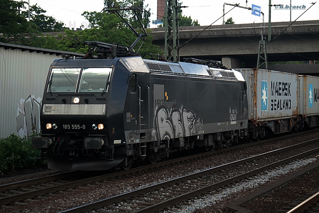 185 555-0 ist mit einen kastenzug durch hh-harburg gefahren,datum 13.06.14