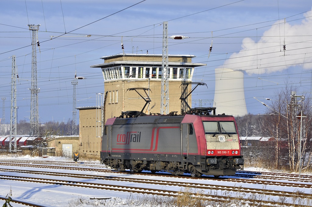 185 590 sonnt sich am 18.01.2016 in Rostock-Seehafen.