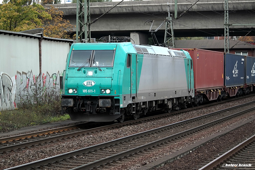 185 611-1 der ITL zog einen intermodal am 21.10.13 durch hh-harburg