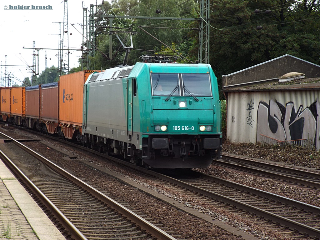 185 616-0 zog im Auftrag von Locon am 04.09.13 einen intermodal durch hh-harburg