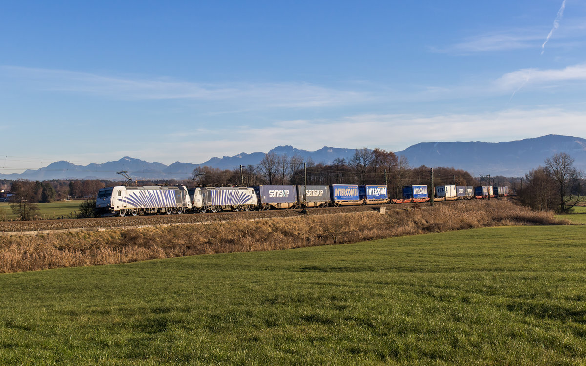 185 662 und 189 914 mit dem  Intercombi  am 10. Dezember 2016 bei Rann.