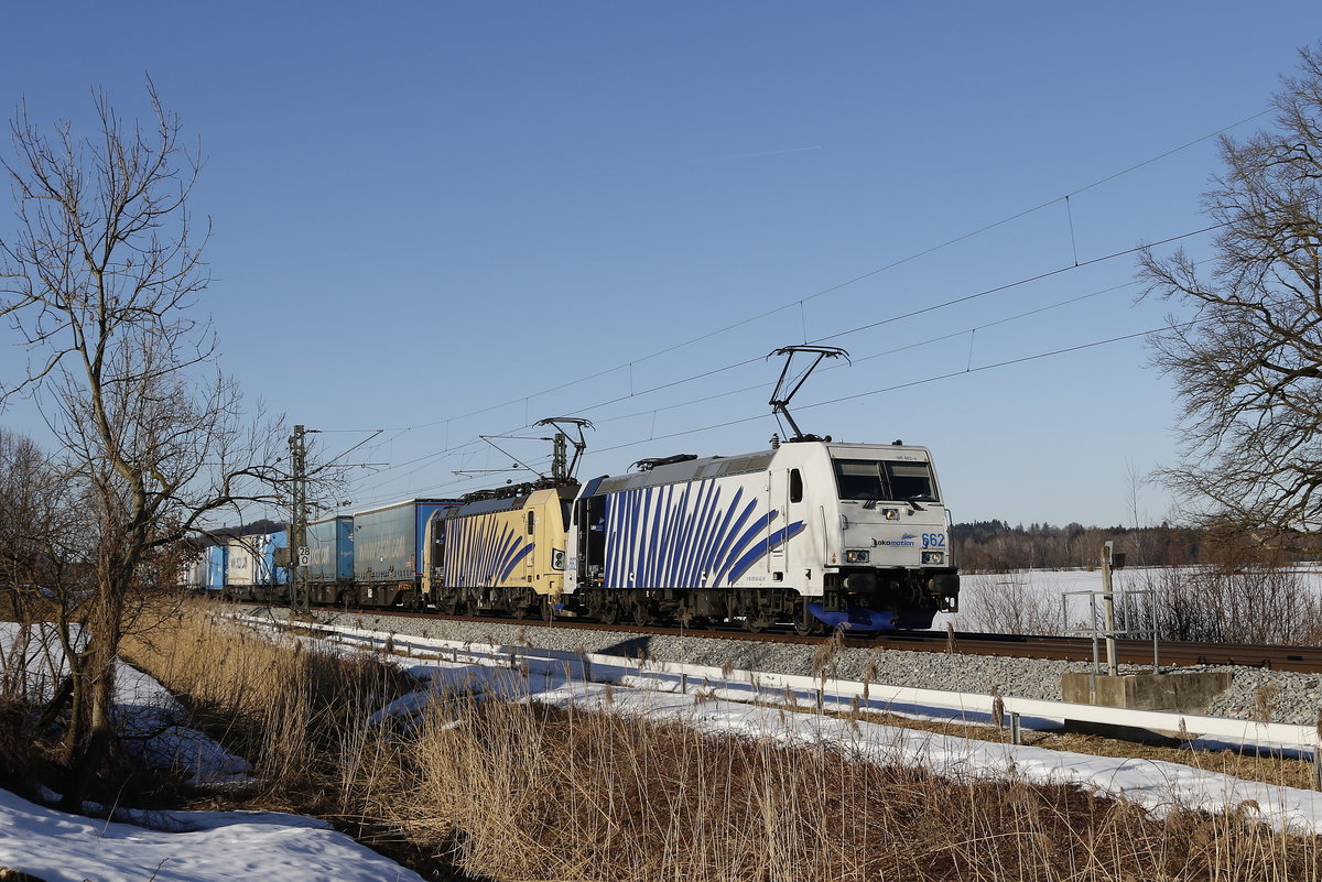 185 662 und 193 777 mit dem  Ekol  auf dem Weg nach Freilassing. Aufgenommen am 15. Februar 2019 bei Weisham.