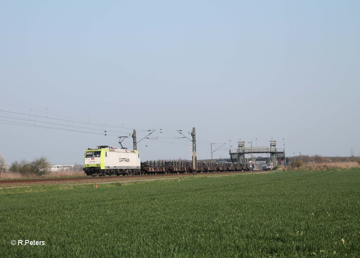 185 CL 007  Sir Rainer  mit Stahlbansen bei Schkeuditz West. 29.03.14