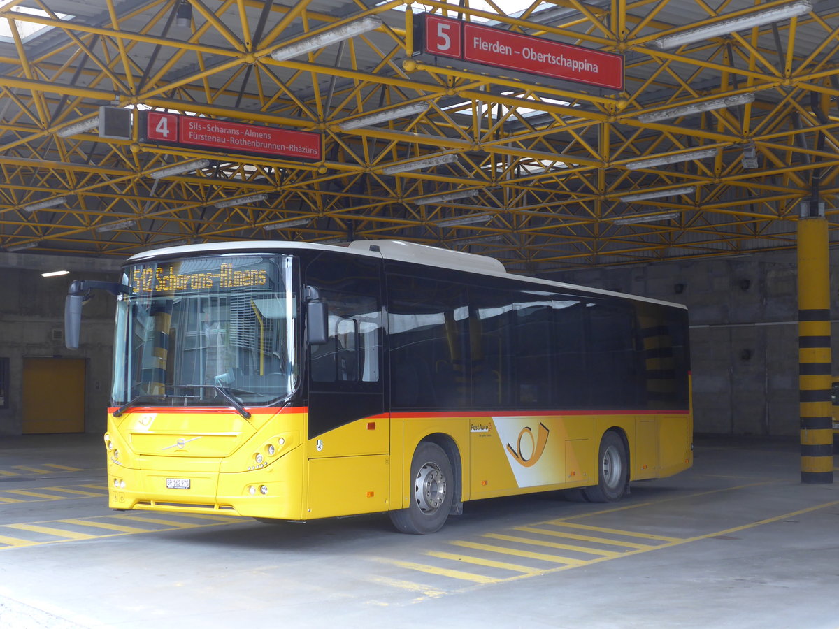 (185'053) - PostAuto Graubnden - GR 162'975 - Volvo am 16. September 2017 in Thusis, Postautostation