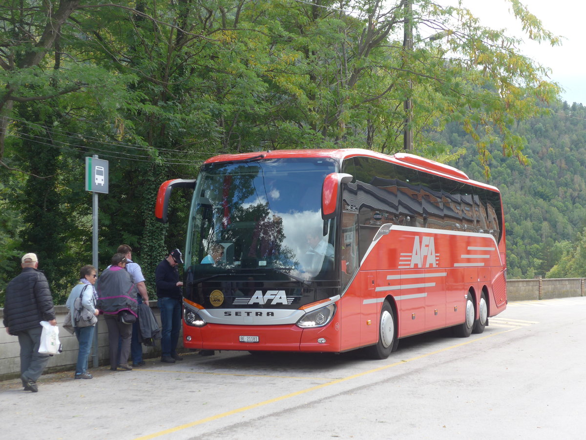 (185'274) - Aus der Schweiz: AFA Adelboden - Nr. 16/BE 21'181 - Setra am 26. September 2017 beim Bahnhof Ribes de Freser