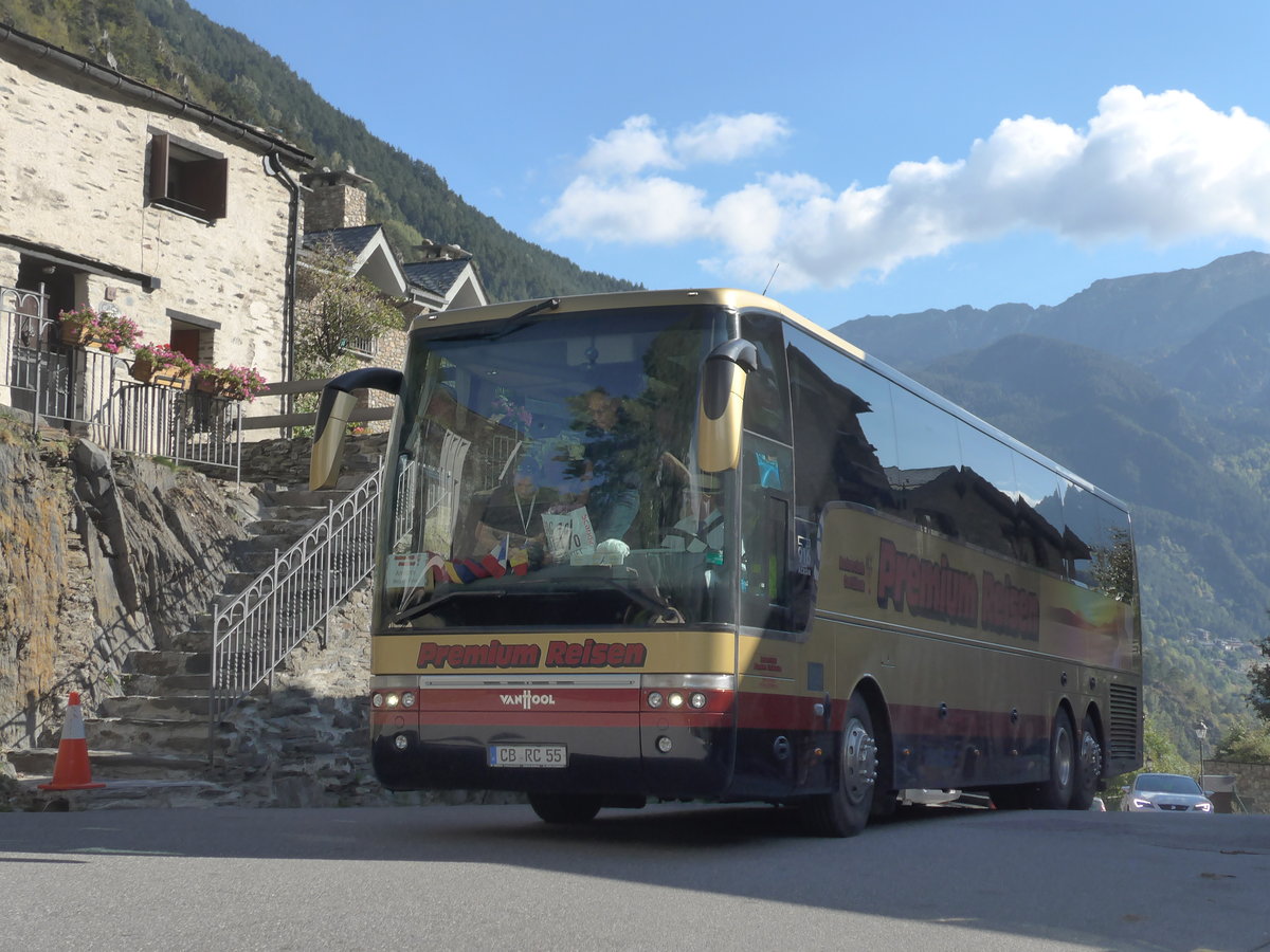 (185'404) - Aus Deutschland: Premium Reisen, Cottbus - CB-PC 55 - Van Hool am 27. September 2017 in Meritxell, Kirche