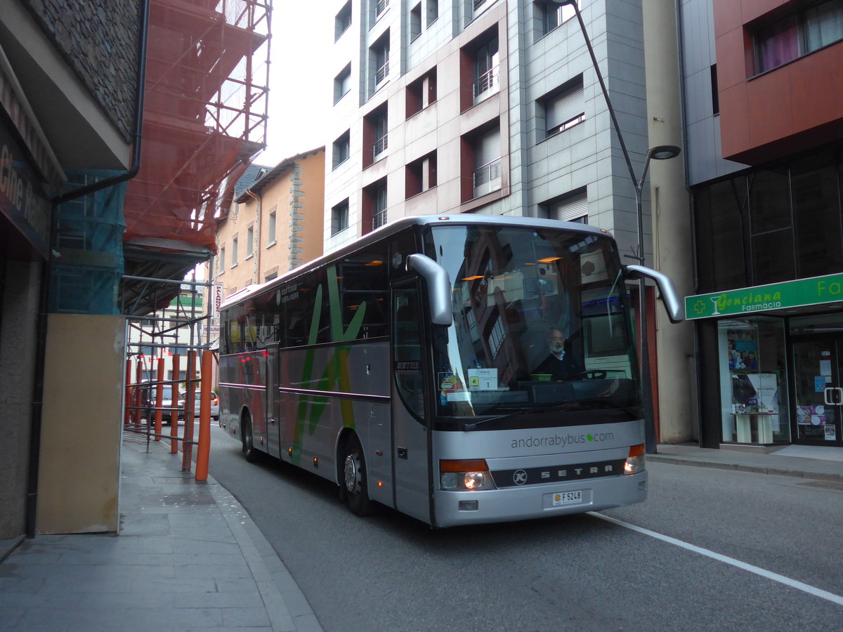 (185'447) - Andbus, Andorra la Vella - F5248 - Setra am 28. September 2017 in La Massana, Centre de la Vila